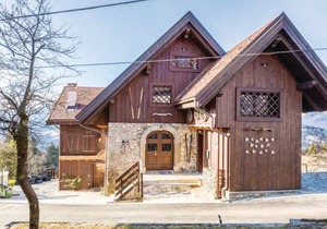 2 bedroom accommodation in Ovaro UD