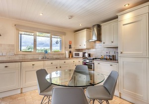 2 bedroom accommodation in Brundall, near Norwich