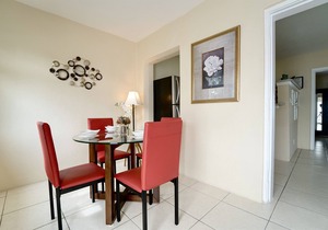 #2 Heated Pool, Private Patio & Grill, 1BR+sunroom