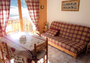 2-room apartment with balcony, parking - Quiet area