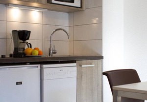200m from resort center, 5th floor, balcony, tv, ski locker, 25m², Serre Chevalier