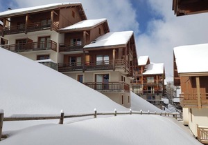 200m from shops, 4th floor, swimming pool, balcony, parking, tv, ski locker, 32m², Vars