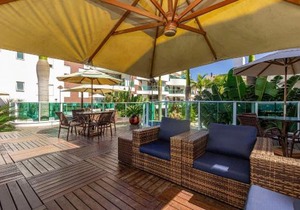 204-A Boulevard - 50m from the beach & Front Avenue - Luxury Condominium - Heated Swimming Pool - Jacuzzi - 24h Concierge