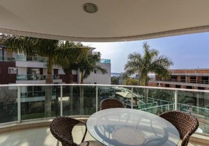 205-A Boulevard - 50m from the beach & Front Avenue - Luxury Condominium - Heated Swimming Pool - Jacuzzi - 24h Concierge
