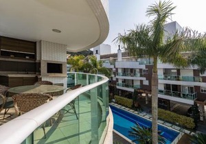 205-A Boulevard - 50m from the beach & Front Avenue - Luxury Condominium - Heated Swimming Pool - Jacuzzi - 24h Concierge