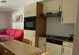 20m from resort center, 2nd floor, view resort, fitness, swimming pool, sauna, tv, ski locker, 29m²