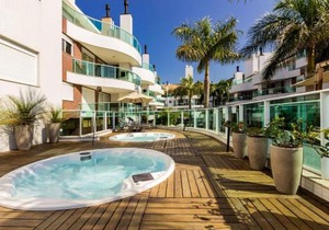 218-D Boulevard - 50m from the beach & Front Avenue - Luxury Condominium - Heated Swimming Pool - Jacuzzi - 24h Concierge