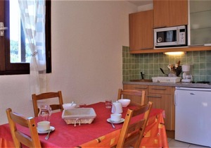 300m from resort center, 5th floor, balcony, tv, ski locker, 23m², Risoul