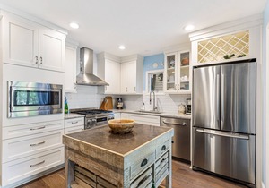 3BR End Unit Spinnaker w/Beach Boardwalk Access Across Street! Amenity access included!
