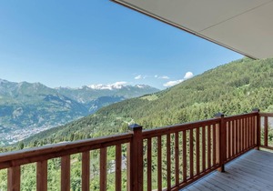 3rd floor, view valley, swimming pool, balcony, tv, ski locker, 70m², Les Arcs
