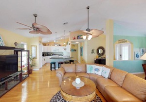 4851 Estero