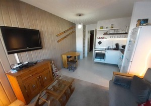 50m from resort center, 3rd floor, balcony, parking, tv, ski locker, 30m², La Tania