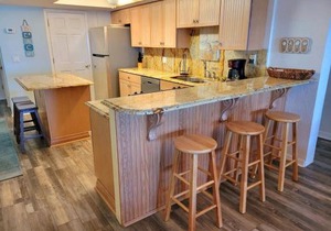 517 - Nicely Decorated Oceanfront 3 Bedroom