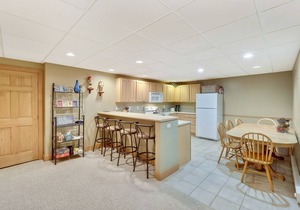 689 Disciples Village Condo | Fireplace | Sleeps 8 | Easy Access to Chairlift