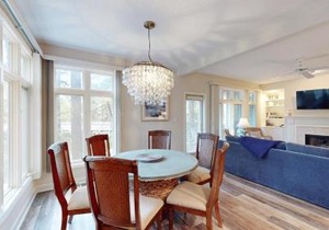 7655 Huntington Villas