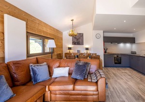 8-person flat, modern close to the centre and skiing, quiet location