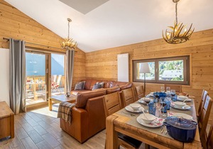 8-person flat, modern close to the centre and skiing, quiet location