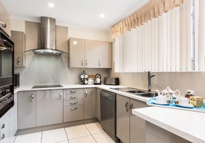 Adelaide Style Accommodation-Close to City-North Adelaide-3 Bdrm- FREE Parking