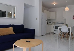 Apartamento completo a minutos de la playa poza del obispo en Arecibo 2101