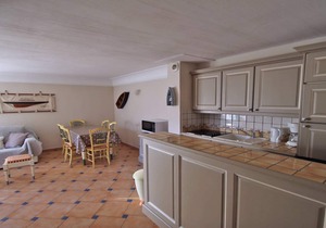 Apartment for 6 people – Swimming pool residence – Air conditioning – WiFi – Sainte.