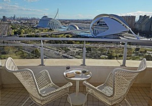 ApartUP Blue Opera View