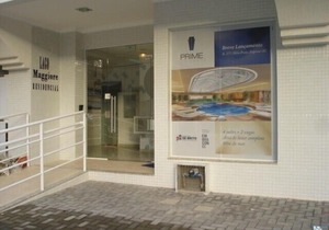 Apt. cover with great views of the sea front promenade, center.(See rates).