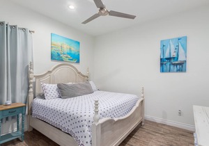 ARCADIA/BILTMORE - PRIVATE POOL- GREAT LOCATION- OPEN FLOOR PLAN -