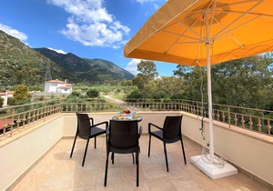 Beach front apartment in Nafpaktos with WiFi