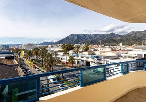 Beachfront Apartment with Sea View, Pool, Terraces & Wi-Fi