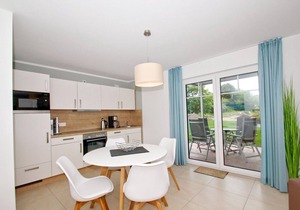 Beachfront apartment with terrace, use of swimming pool and sauna - Rex Rugia H-1010 -