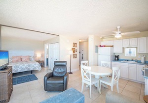 Beachfront Condo At Bargain Price! Resort Heated Pool! Tennis Courts! Million Dollar View!
