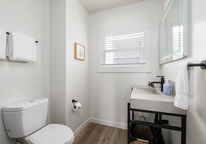 Beachfront Cottage (106)