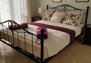 Beautiful 2 bed / 2 bath apartment in Limnaira Gardens