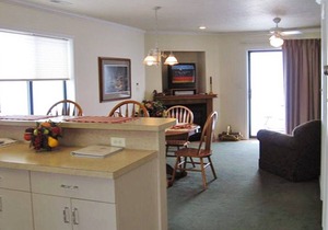Beautiful 3 bedroom unit at resort, sleeps 8