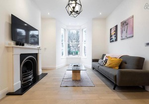 Beautiful London House (BG37)