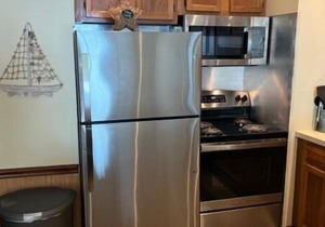 Beautiful Oceanfront Condo On 4th Floor - Steps From The Beach. Linens Incl. !