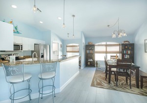 Beautiful/private 3Br home on a quiet Cul-de-Sac w/saltwater Pool & Spa.
