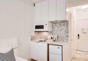 Best Beach Location | Wi-Fi, TV & Amenities