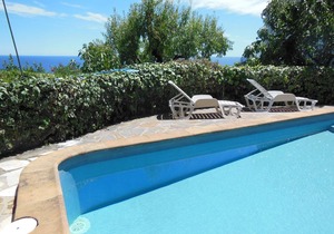between cannes and st tropez, spledidview sea ,300yars beach,private swimminpool