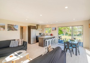 Black Bach Pod - Matarangi Holiday Home