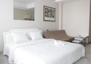 Bright Studio Room at Dago Suites Apartment near ITB By Travelio