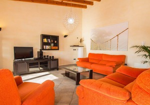 Buger - Great house with pool, air conditioning and internet