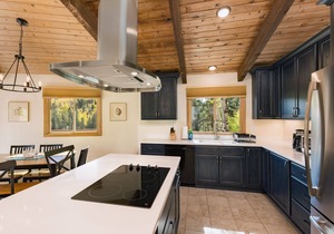 Cabin on Columbine Lake - Large deck - Hot Tub/Views - 1 mile to Purgatory