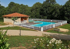 Captivating Holiday Home in Lacapelle-Marival with Garden