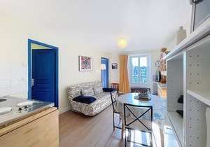 Central Apartment with Elevator, Near Beach, Free WIFI, Granville