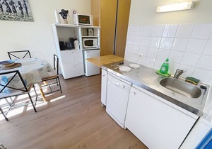 Central Apartment with Elevator, Near Beach, Free WIFI, Granville
