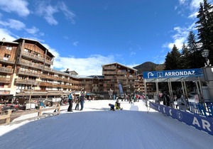 Central Studio for 4 with Balcony, Mountain Views, and Easy Slope Access