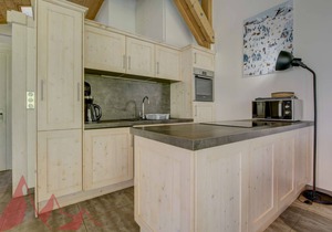 Cesaries A4 - Beautiful 2 bedrooms down the Pleney