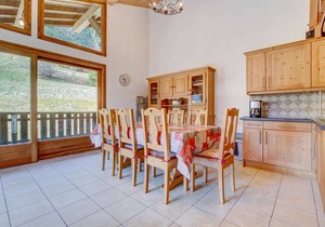 CESARIES A7 Beautiful 2 bedrooms down the Pleney