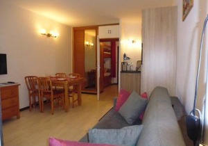 Charmant Studio à Proximité des Pistes – 4 Pers., Balcon, Tout Équipé - FR-1-400-4